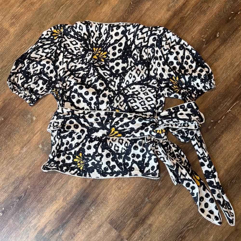 FARM Rio | Leopard Print Wrap Top Short Sleeve Blouse  | Black/White | Size M - Picture 4 of 12